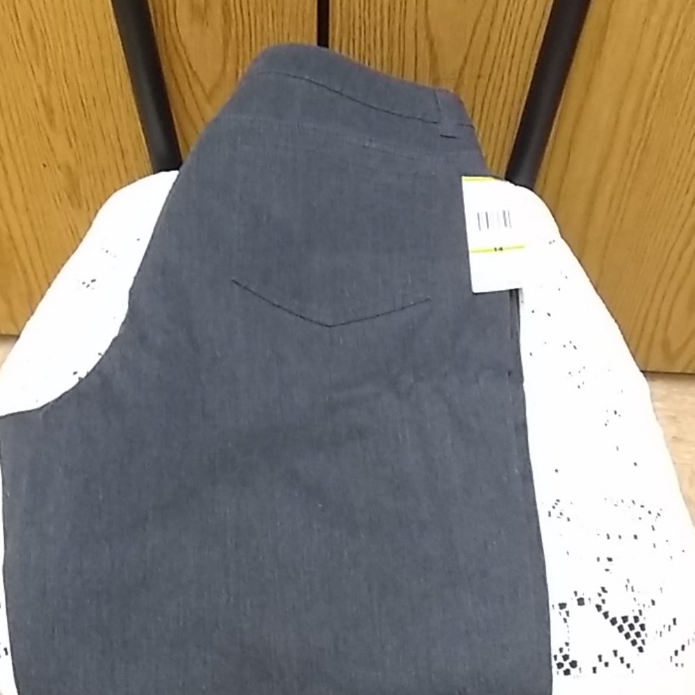 Jeans - Picture 2 of 2